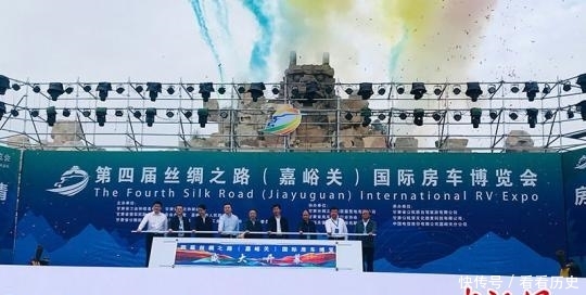 甘肃旅游发展不足