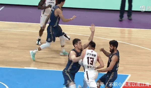 郭艾伦是辽宁队的吗