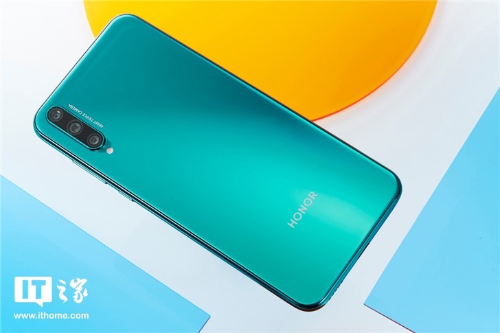 青春版荣耀20的手机