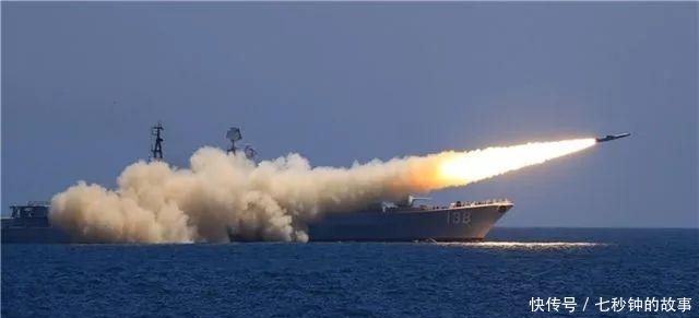 中国的军舰抵达伊朗