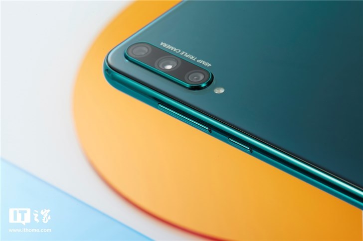 青春版荣耀20的手机