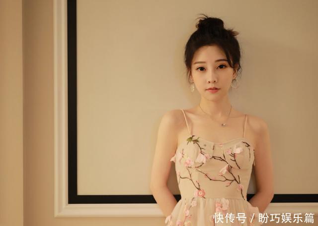 冯提莫如今在哪里直播