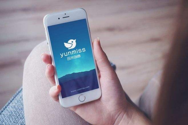 手机用别的手机充电器充电