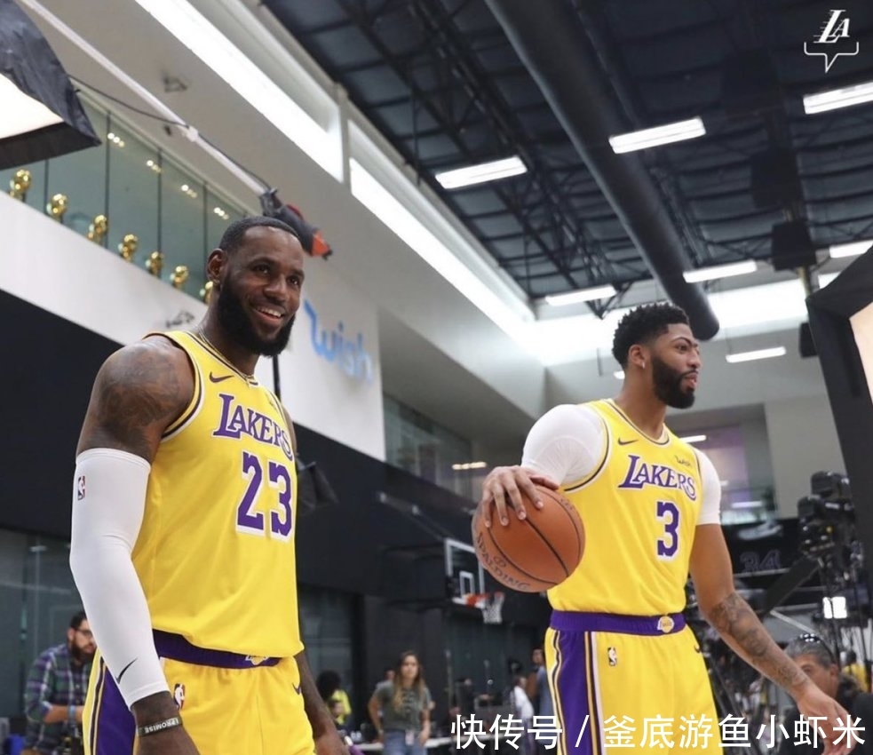 詹皇35岁生日邀浓眉