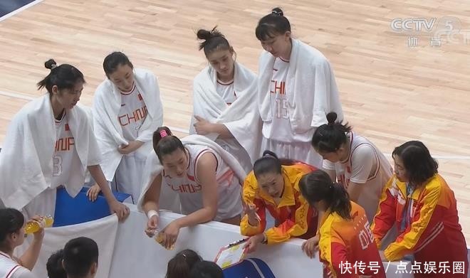 女篮李梦在干嘛