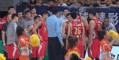 八一篮球队怎么处理雷蒙