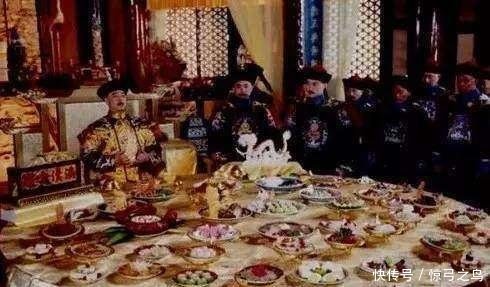 年夜饭应该多少道菜