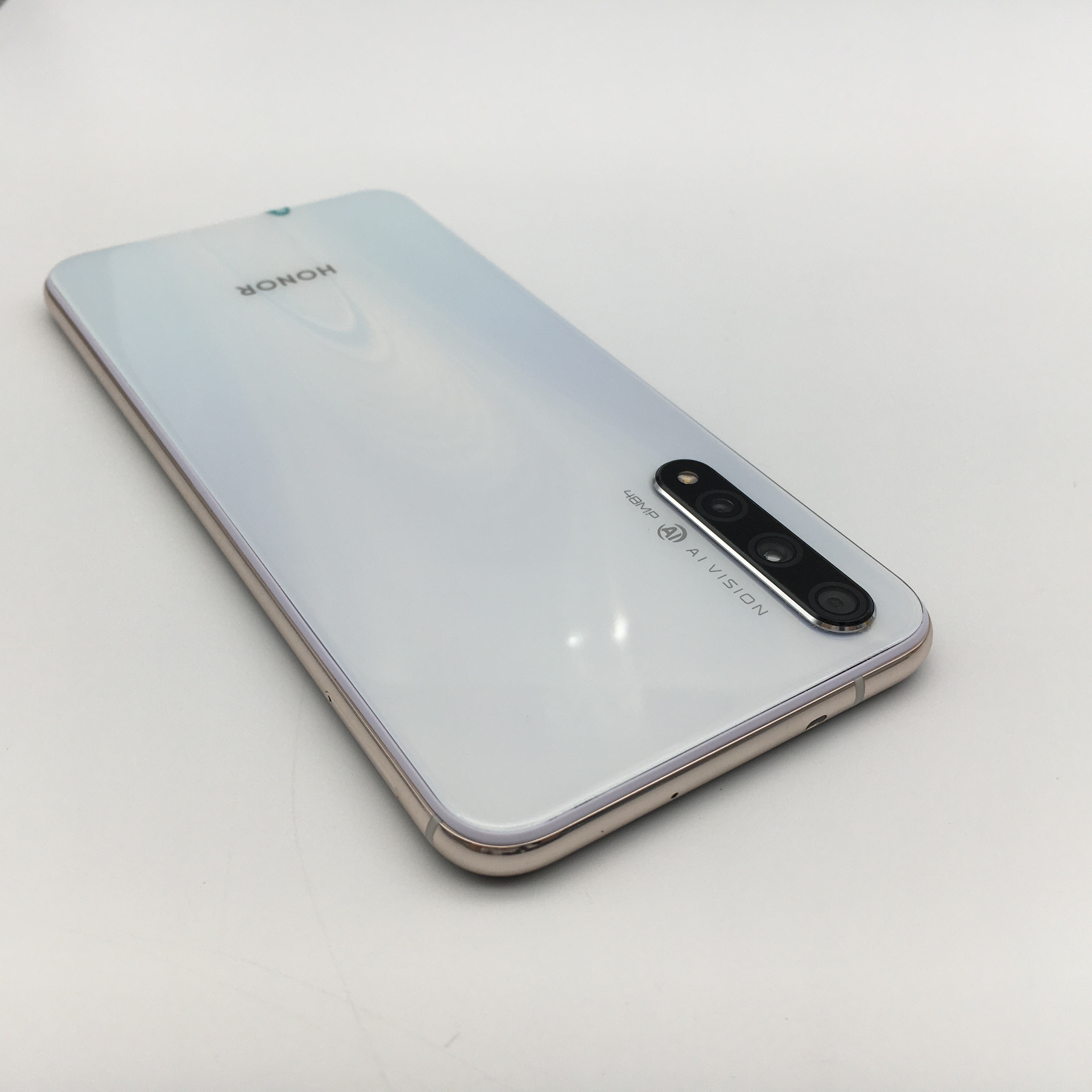 官方质检95成新 全网通 白色 国行 8g/128g 荣耀 20s