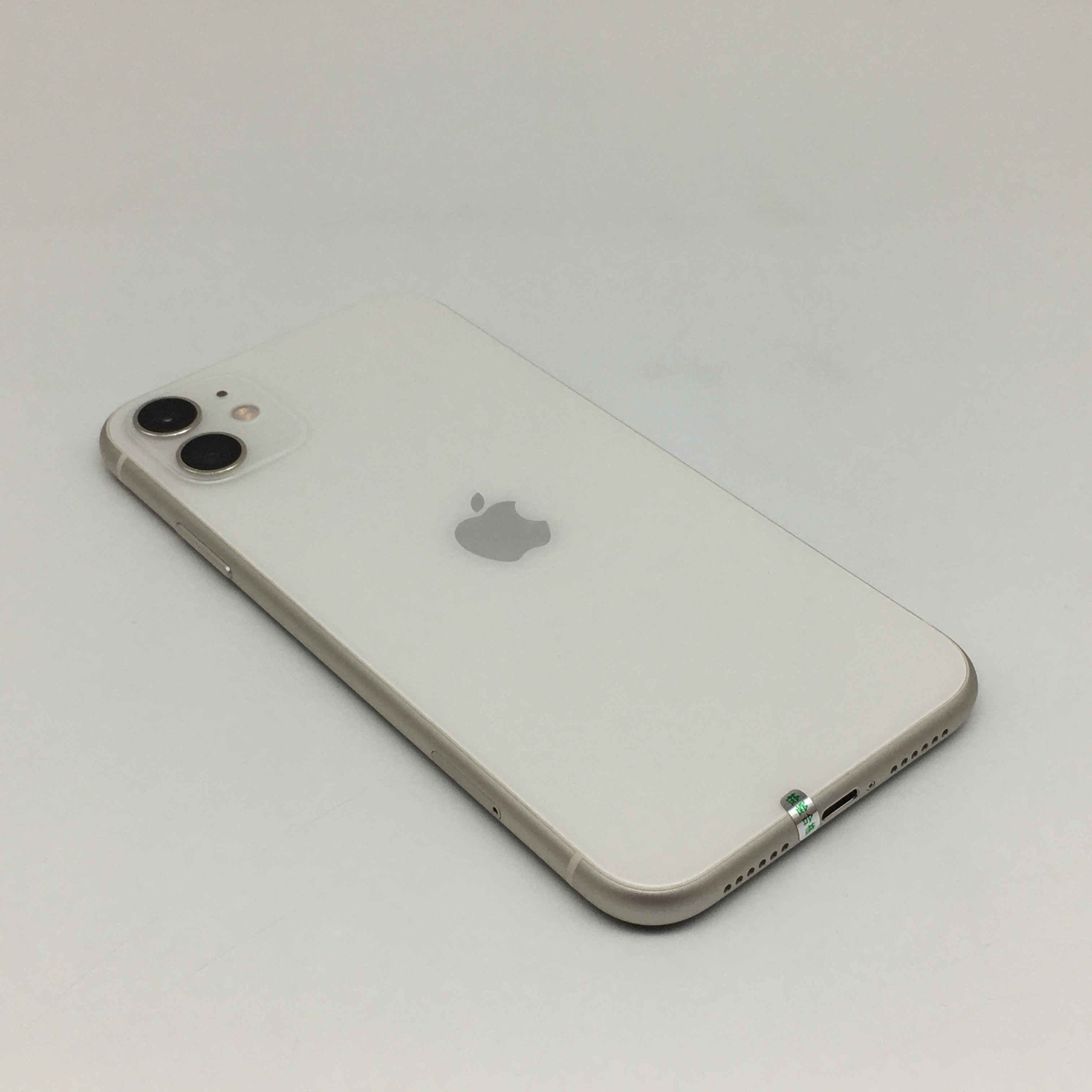 苹果【iphone 11】全网通 白色 64g 国行 8成新 真机实拍