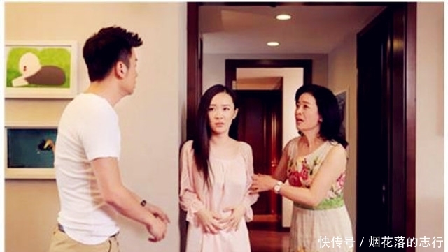 婚礼上新郎播放