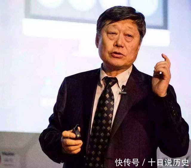 他是一名企业家