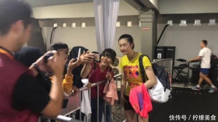 孙颖莎对阵丁宁