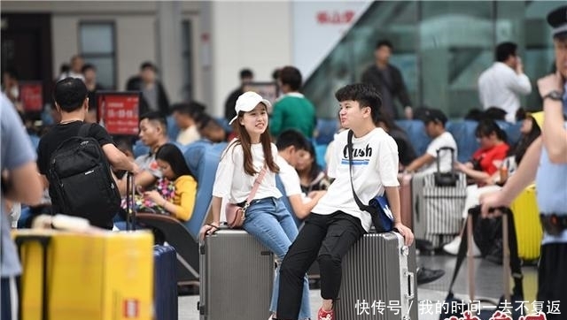 武汉开往重庆列车