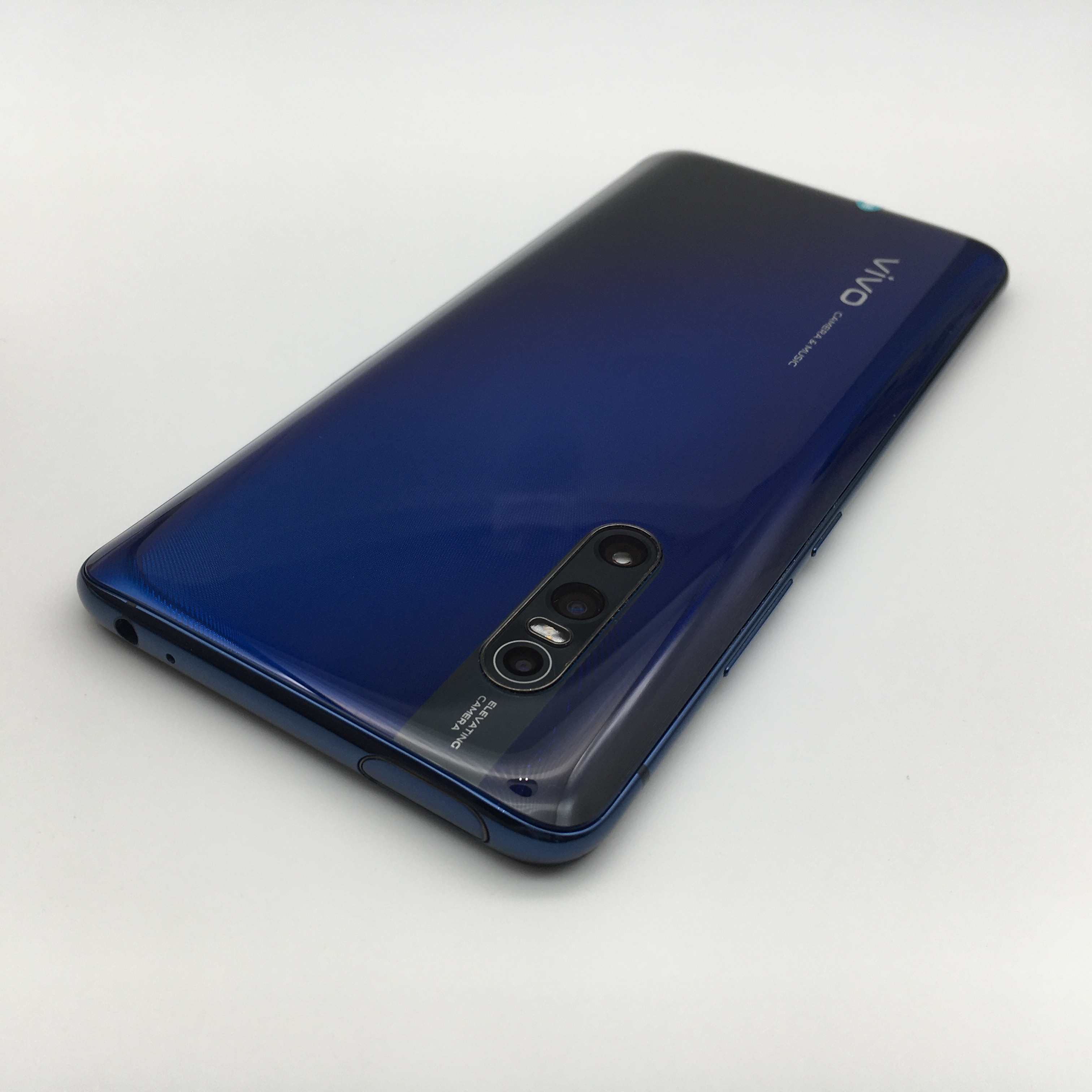 官方质检9成新 全网通 蓝色 8g/128g 国行 vivo x27